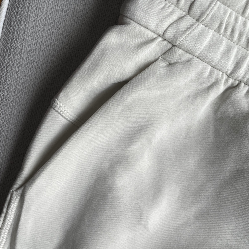 NWT Lululemon softstreme high rise pant regular size 6 in BONE - Picture 7 of 11